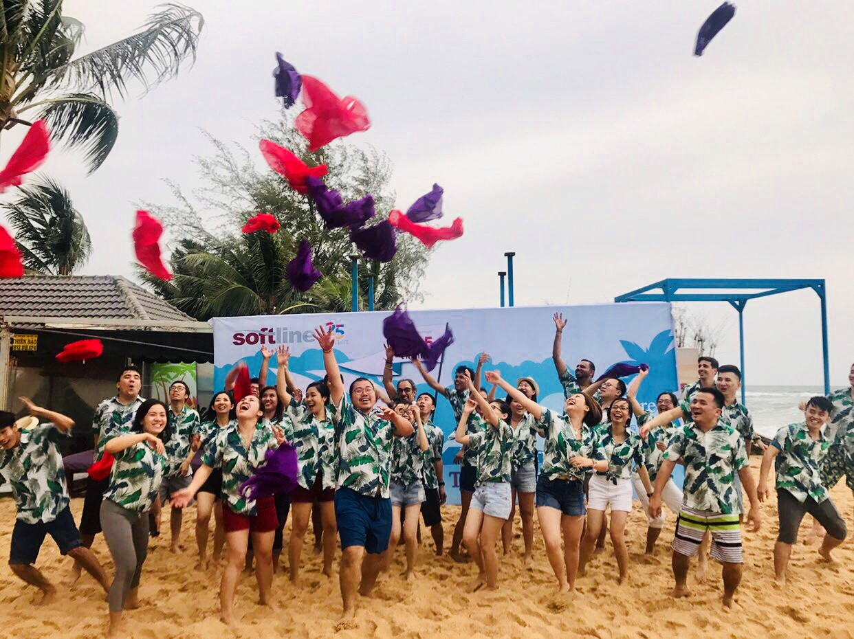 Team building giúp mọi người giải tỏa căng thẳng sau 1 ngày dài 